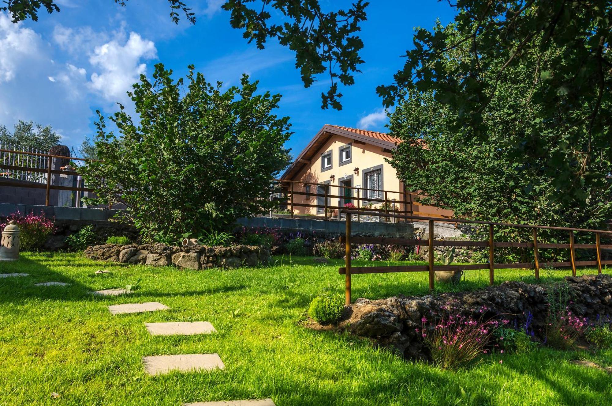Villa Del Gelso Chalet Nel Parco Delletna Mascali Ngoại thất bức ảnh