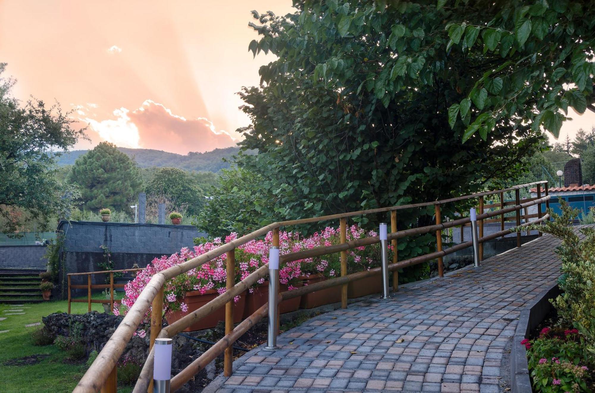 Villa Del Gelso Chalet Nel Parco Delletna Mascali Ngoại thất bức ảnh